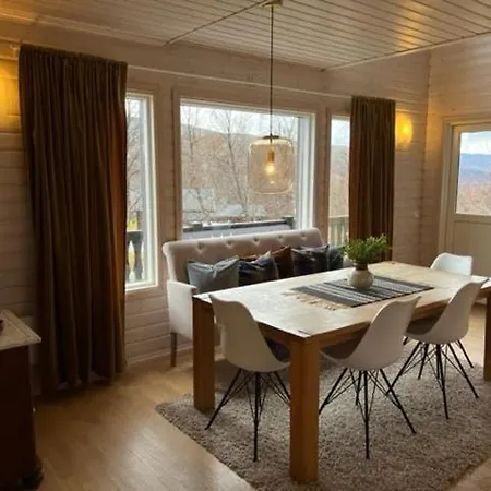 Feriehus Med Ti Senger Pa Skaidi Hammerfest Exterior photo