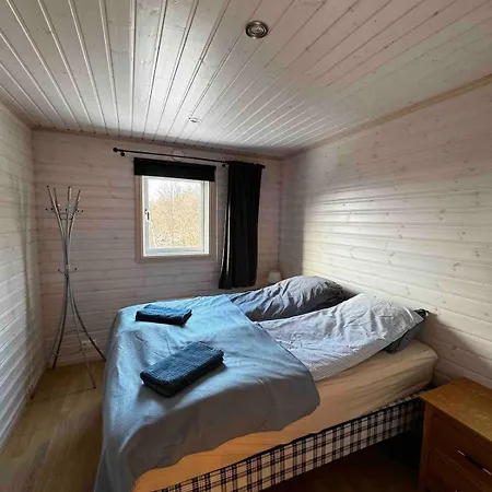 Feriehus Med Ti Senger Pa Skaidi Hammerfest Exterior photo