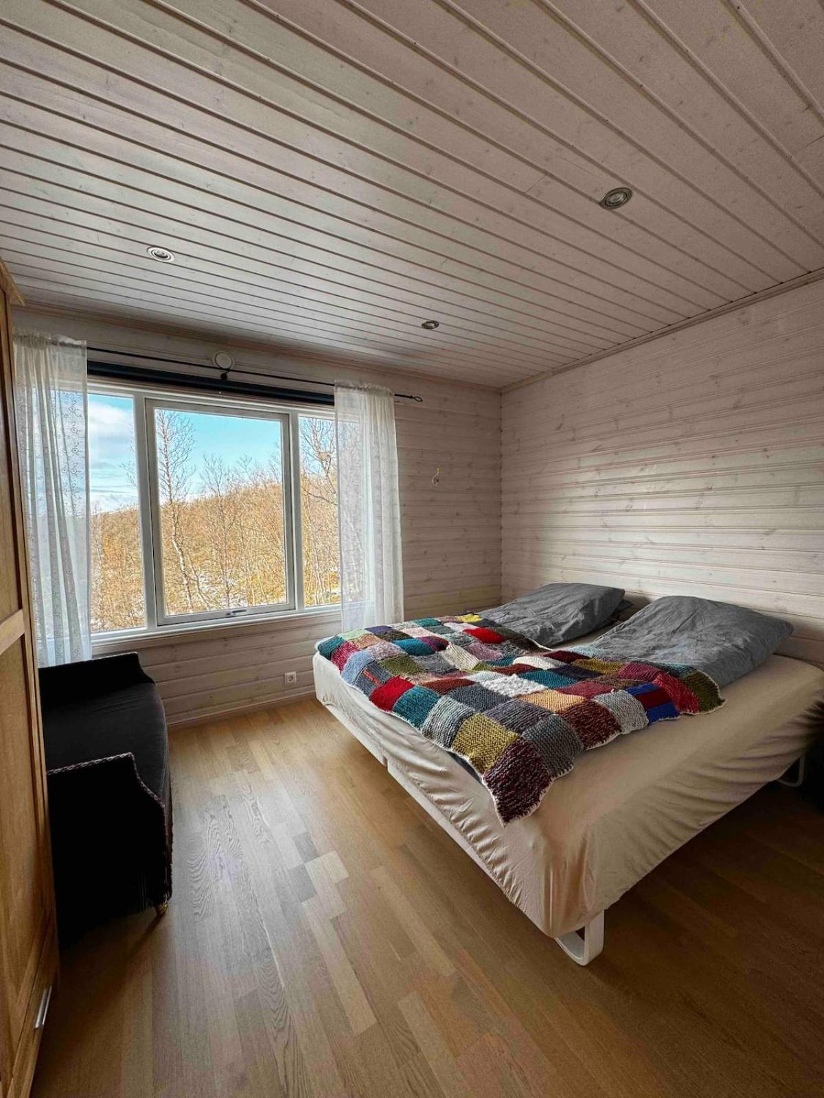 Med Ti Senger Pa Skaidi Holiday home Hammerfest